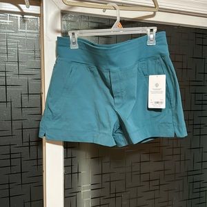 Athleta Trekkie North Short